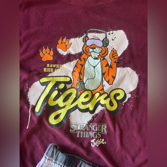 Justice x Stranger Things Hawkins Tigers Pajama Set Girls XL 16/18 - Picture 2 of 6